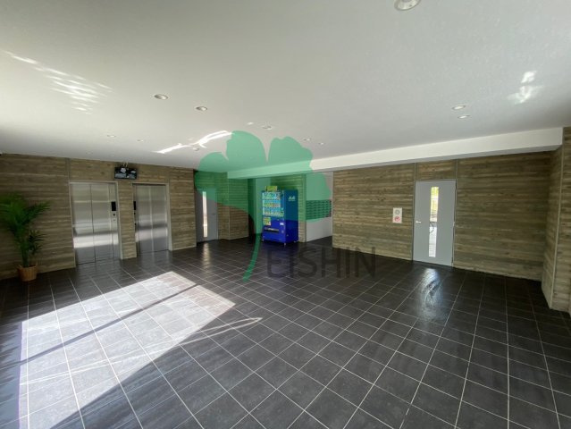 Calm Riviere箱崎(カルムリヴィエール箱崎)のエントランス