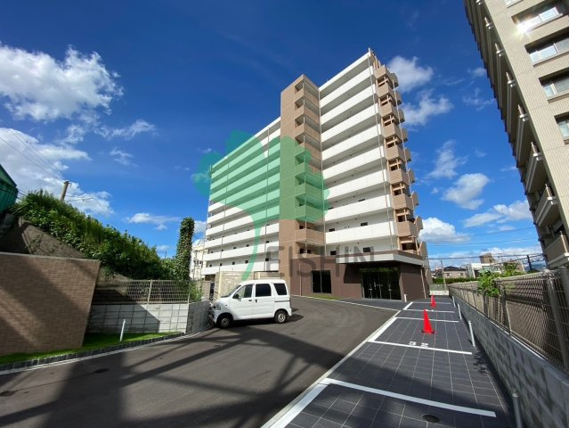 Calm Riviere箱崎(カルムリヴィエール箱崎)の外観