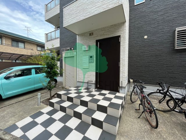 REGALEST平尾のエントランス