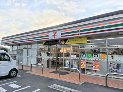 セブンイレブン三郷鷹野中央通り店まで850ｍ