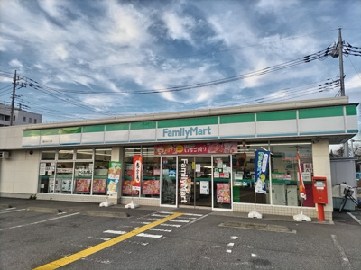 ファミリーマート三郷かまくら店まで600ｍ