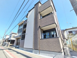 Ｂｒｕｎｅｌｌｅ　Ｃｏｕｒｔの画像