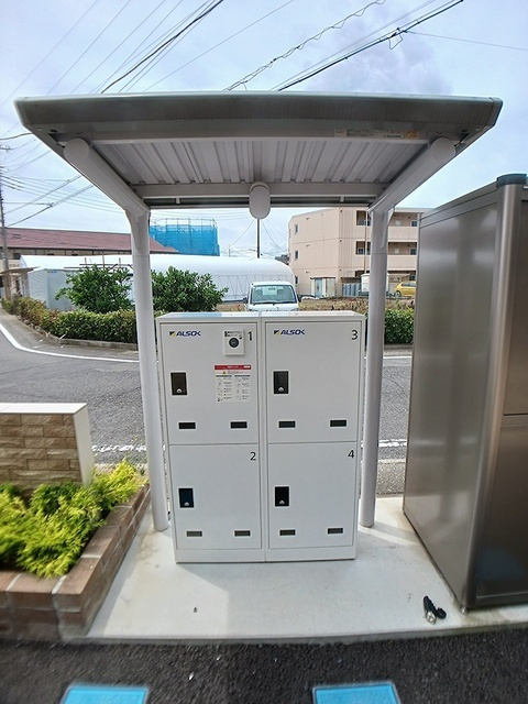 ラルジュ・コリーヌのその他