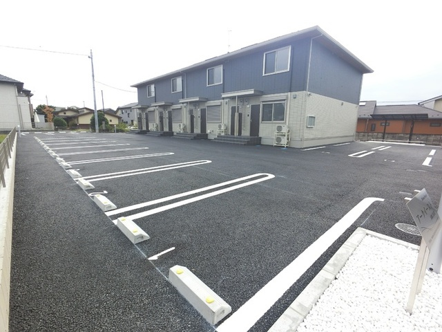 アークイーストの駐車場|駐車場