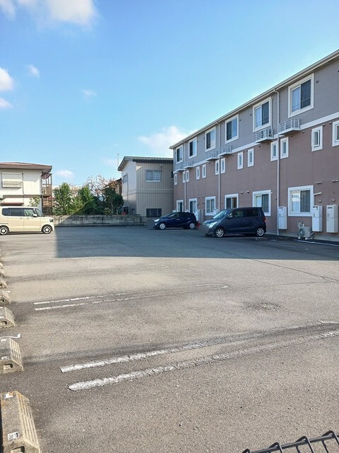 ラ・ブローテの駐車場
