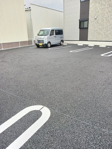 ガーヤサクラの駐車場
