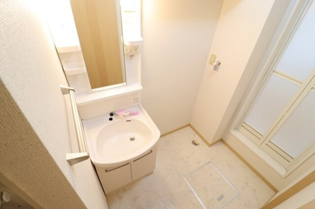 クレシェンテ　Cの洗面所|洗面室