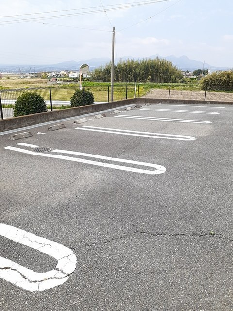 パルティールの駐車場
