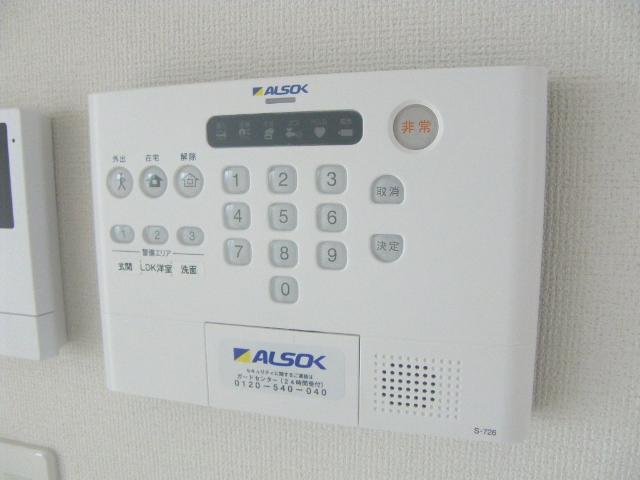 Ｄ.フィールドの内装|ＡＬＳＯＫセキュリティ