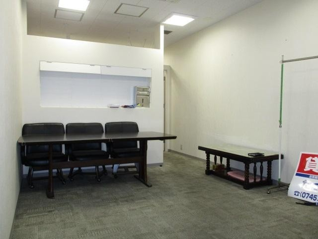 片岡台2店舗（たつみ住宅）の内装
