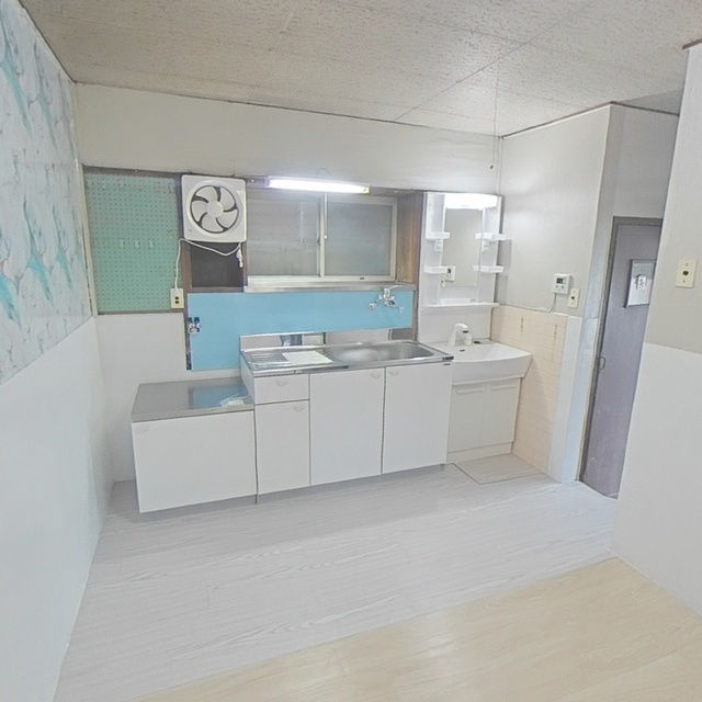 山県市高富の一戸建てのキッチン