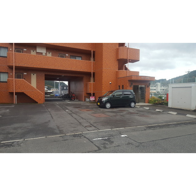 グリーントマトの駐車場