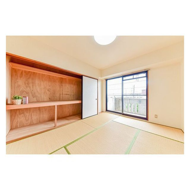 岐阜市則武中２丁目のアパートの収納