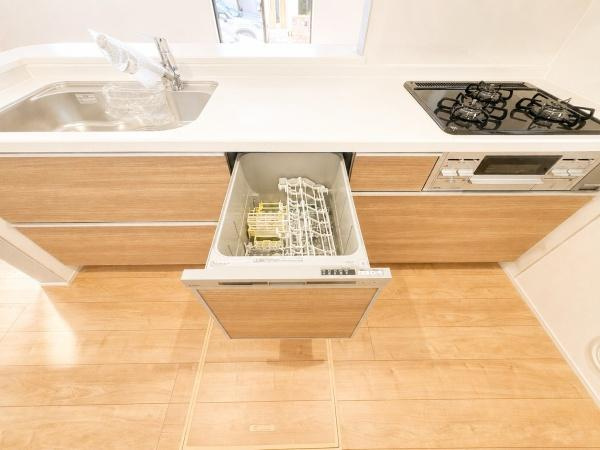 横浜市旭区金が谷２丁目の新築一戸建のキッチン|食洗器付きなのは家事の負担を軽減してくれる嬉しいポイント♪