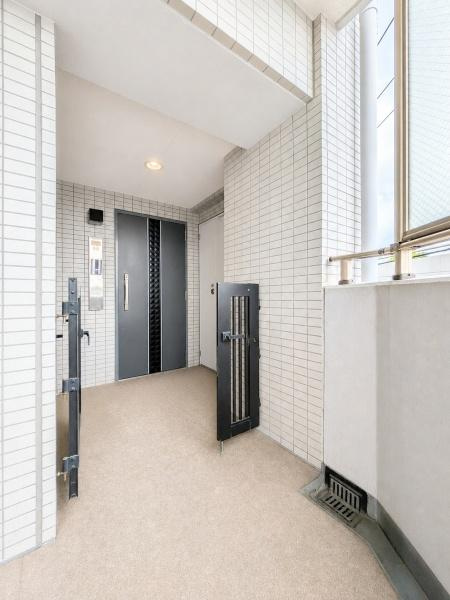 びゅうパルク横濱片倉弐番館のその他共用部分|玄関ポーチもあり防犯面的にも◎
共用部はしっかりと清掃がされております。