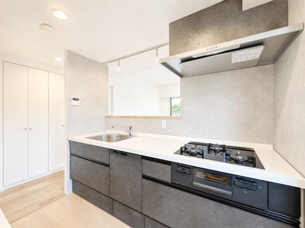 びゅうパルク横濱片倉弐番館のキッチン|食洗器付きなのは家事の負担を軽減してくれる嬉しいポイント♪
