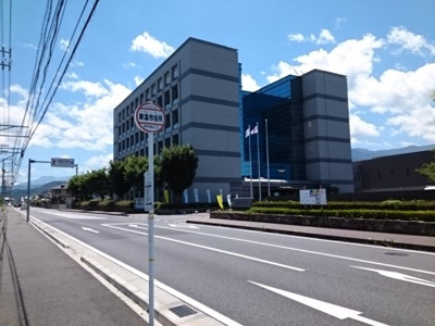 【周辺】 | カーサ・フェリーチェ　Ａ | 東温市役所様まで550m
