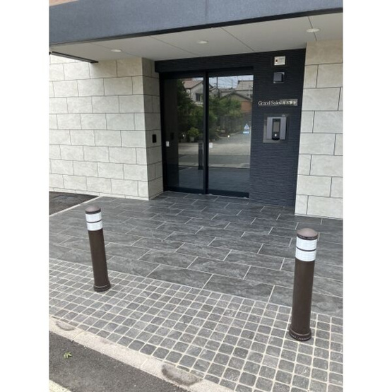 【エントランス】 | グラン ソレイユ井尻駅前