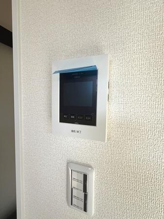 リーブルガーデン服部 ２号棟 ／新築一戸建の内装|■現地撮影写真■ＴＶモニター付きインターホンで防犯対策もバッチリ！来客も一目でわかり安心です！