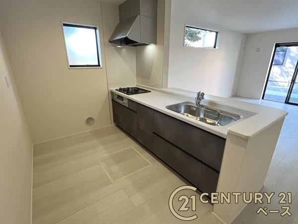 リーブルガーデン服部 ３号棟 ／新築一戸建のキッチン|■現地撮影写真■家族とのコミュニケーションがとりやすい人気のカウンターキッチン！