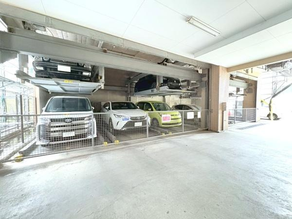 クレアコート三ツ境の駐車場