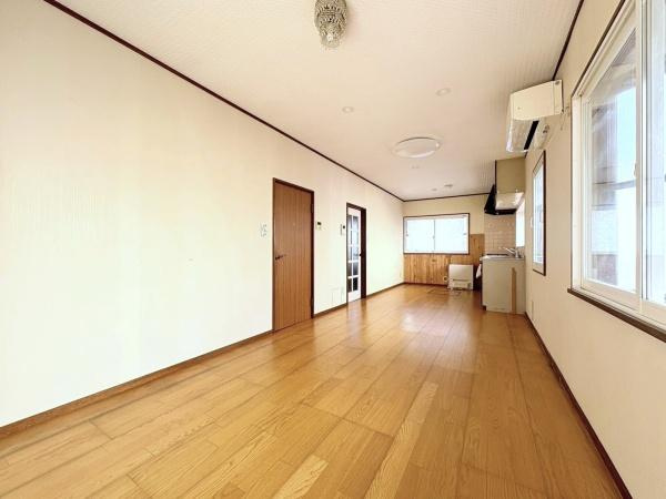 横浜市旭区川島町の中古一戸建の居間・リビング
