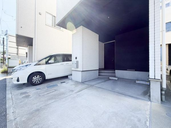 横浜市戸塚区平戸５丁目の中古一戸建の駐車場