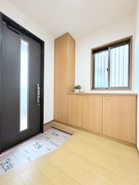 藤沢市宮原の中古一戸建の玄関