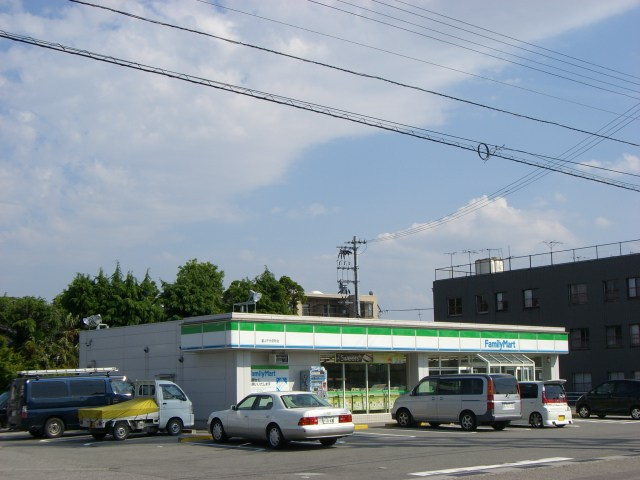 コンフォート・レジデンス響の周辺|ファミリーマート富山千代田町店まで875ｍ