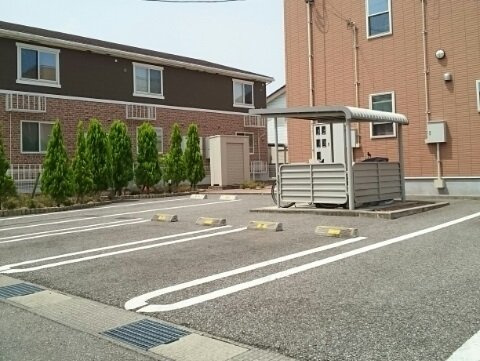 サン・ヴィレッジの駐車場|駐車場に車を止められます