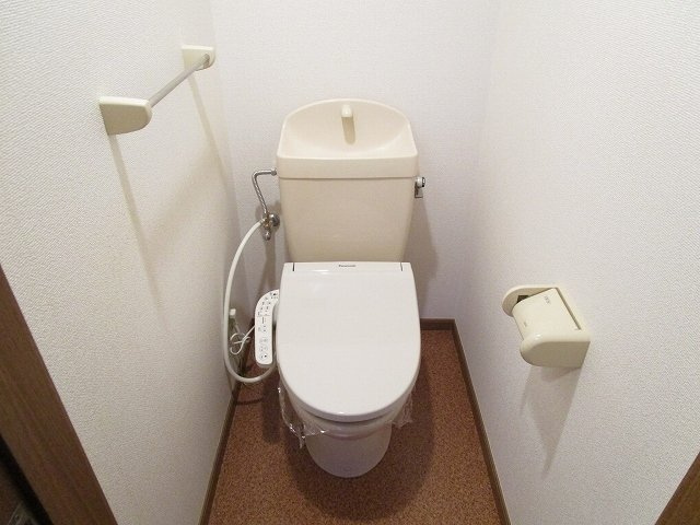 リバーシャトーのトイレ|落ち着いたトイレです