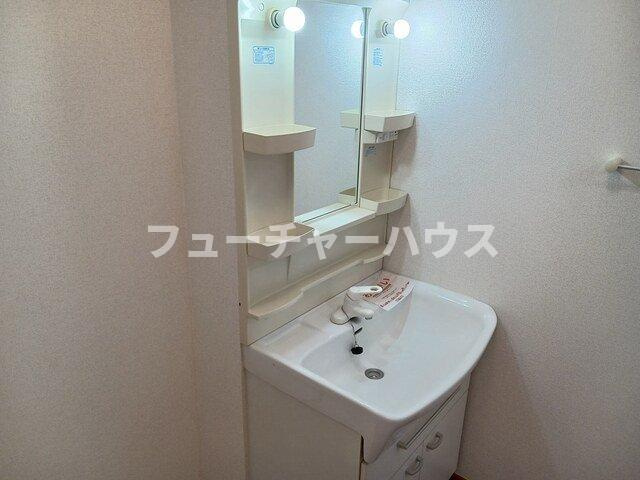 エスポワールＢの洗面所|明るい洗面所です
