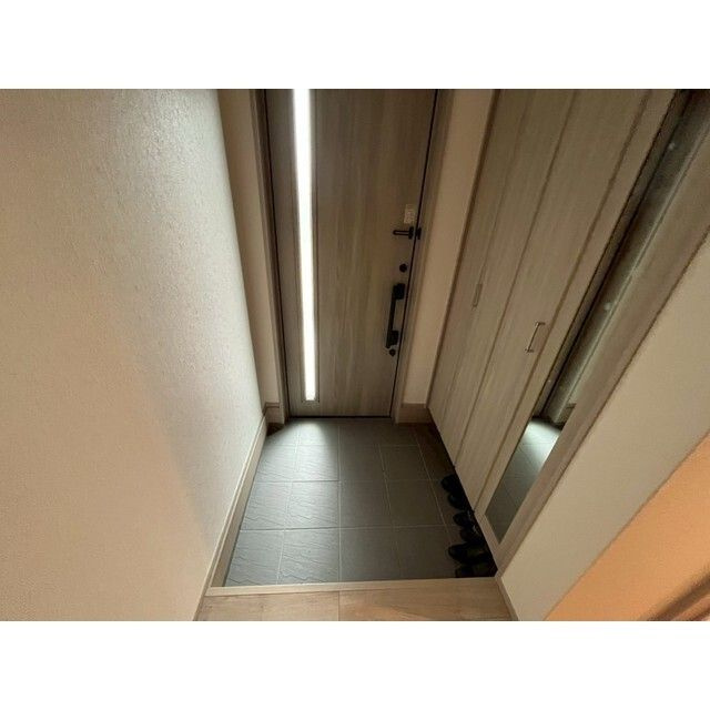 茨木市橋の内１丁目戸建の玄関