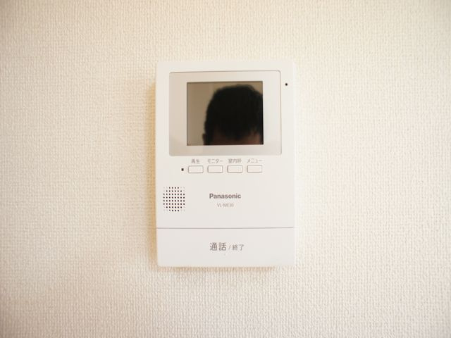 【セキュリティ】 | コンフォートＤ | 訪問者の確認ができるTVドアホン付きです♪