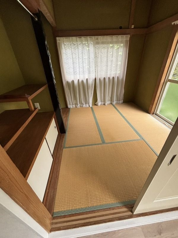 尊延寺戸建ての和室