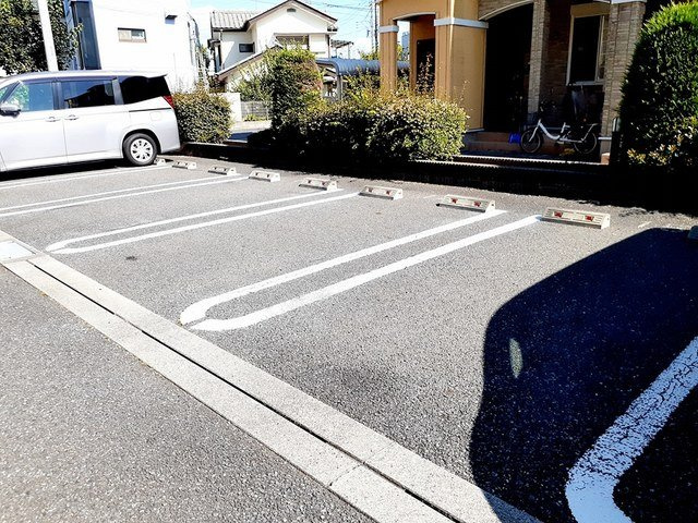 グラシオッソＡの駐車場
