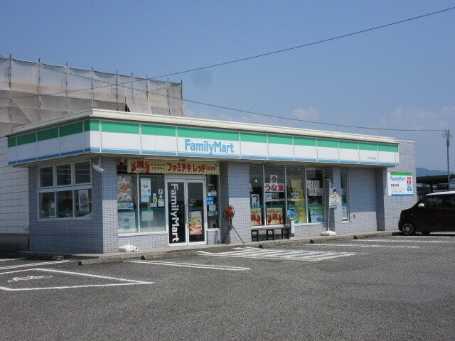 シャングリラＢの周辺|ファミリーマート八代中北町店まで450m