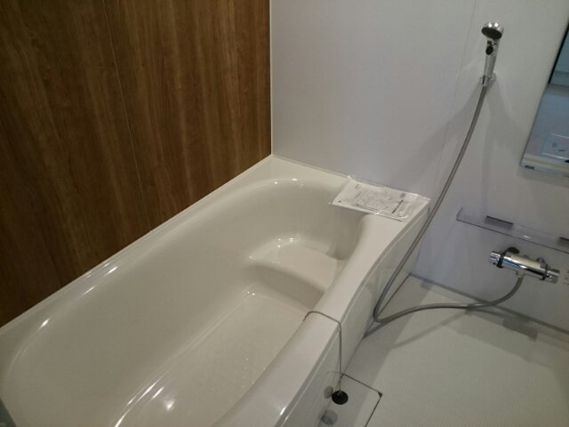 アクラス岸和田の浴室