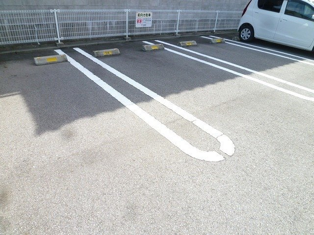 プリマヴェーラの駐車場