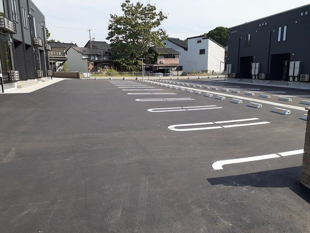 イルクオーレⅡの駐車場