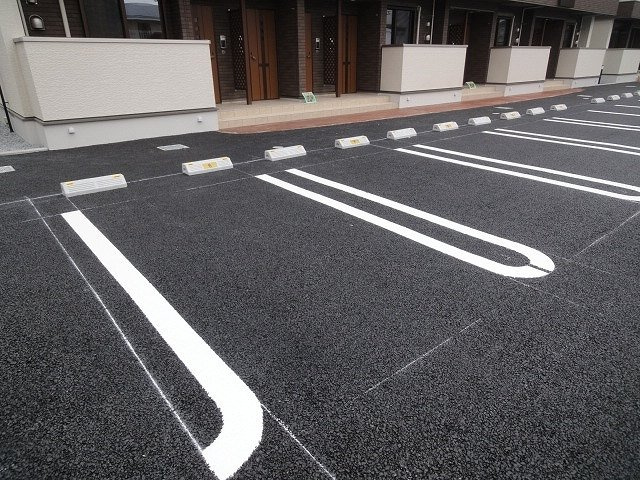 ゴールドリーフの駐車場