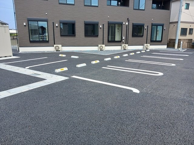イーストウィン水野Ａの駐車場