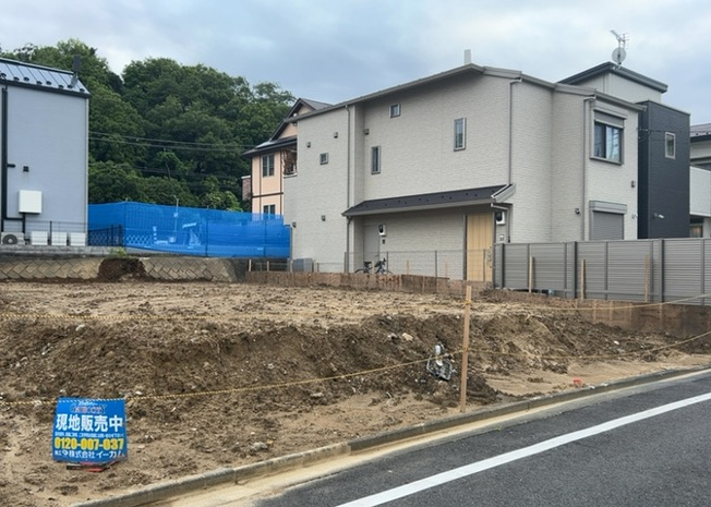 【外観】 | 物件の詳細については、現地を見てわかること以外に、役所や法務局などで調べないとわからないことがあります。そのため、現地に行く場合は、もしこの物件を買ったらどのような生活ができるかをイメージしましょう。