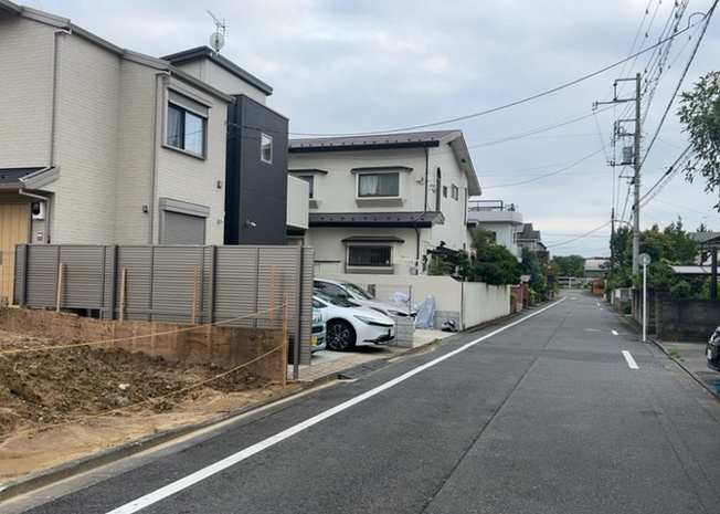 【外観】 | 土地購入を検討されている場合、境界杭がない状態で購入してしまうと境界確定測量をする必要があり、費用がかかります。購入の前に、売主、隣土地所有者立ち合いのもと境界を確定し境界杭を設置するのがベストです。