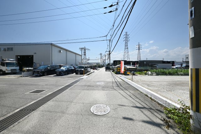 尼崎市田能6丁目建築条件無し土地の前面道路含む現地写真|南側前面道路　幅員約5ｍ