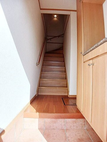 ビクトリア参番館の玄関