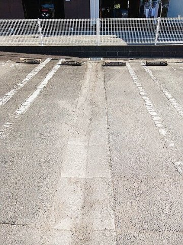ビクトリア参番館の駐車場