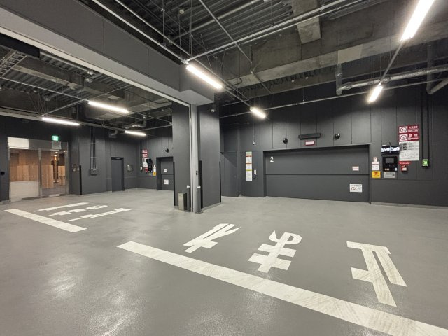 【駐車場】