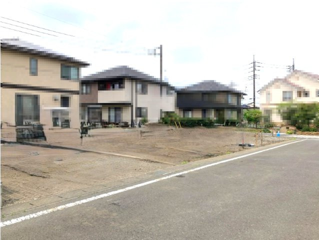 藤岡市藤岡の新築一戸建の前面道路含む現地写真