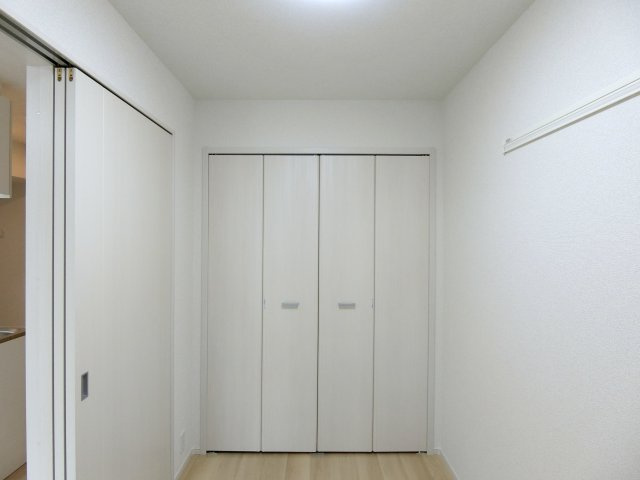 ストロベリーフィールドの洋室